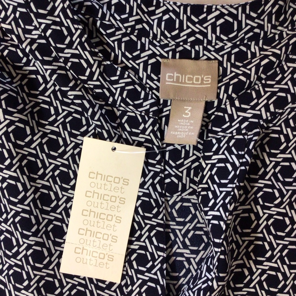 Chico’s “nautical links” button down - Picture 4 of 10
